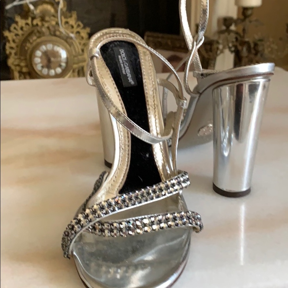 Shoes - Picture 4 of 4
